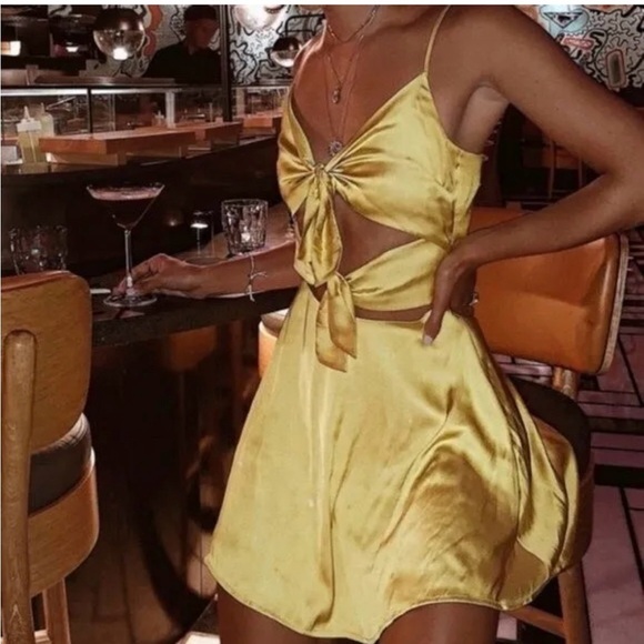 Lovers + Friends Dresses & Skirts - Lovers + Friends Nate Mini Dress in Chartreuse Green Chartreuse Green Yellow Sm